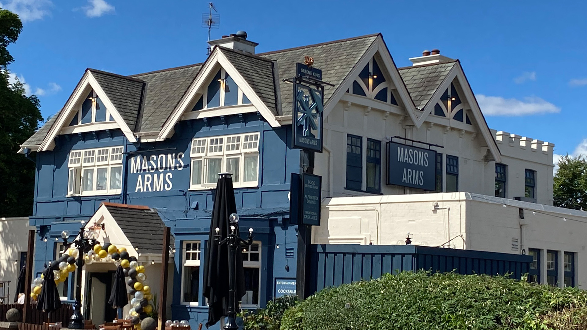 Greene King - Pub and Social signage