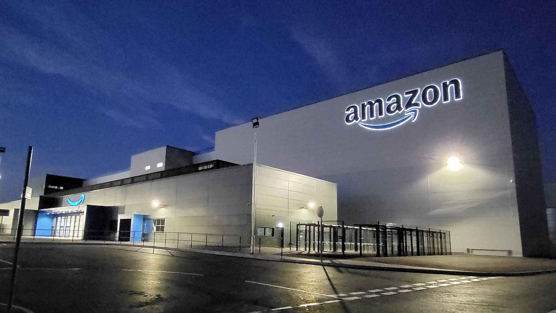 Amazon, Wakefield